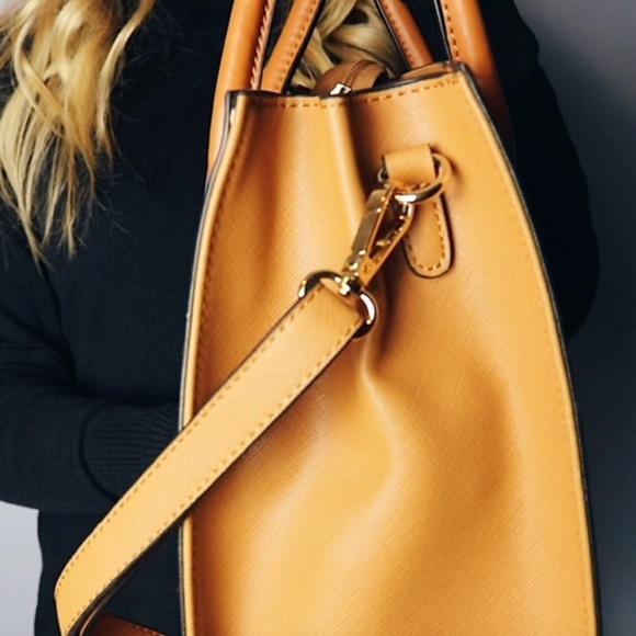 *LAST* Front Pocket Satchel In Crossgrain Texture - Picture 3 of 8